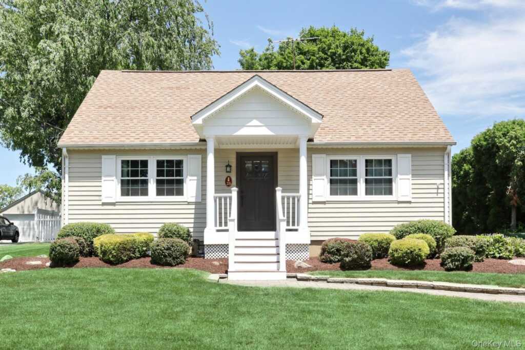 25 Amory Avenue, Pearl River, NY 10965