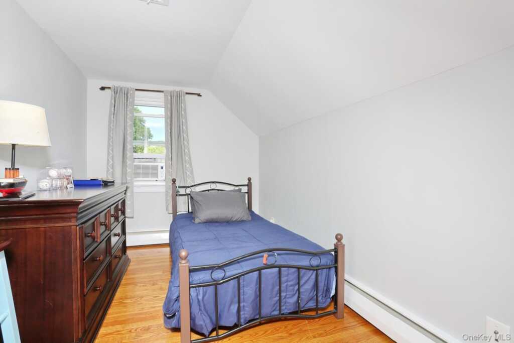 25 Amory Avenue, Pearl River, NY 10965 - Photo 19 of 33