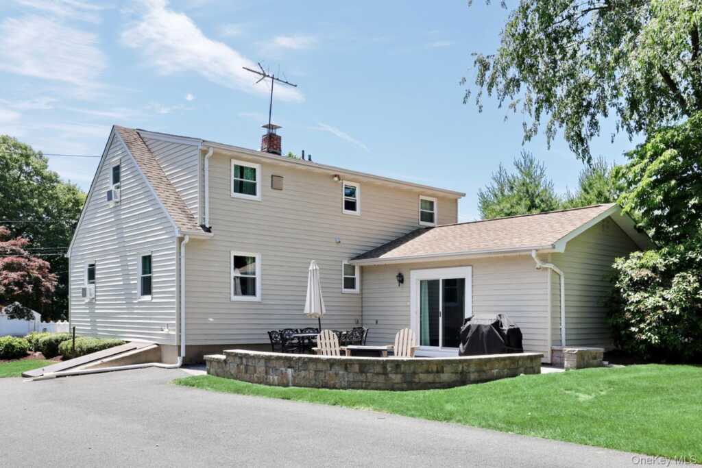 25 Amory Avenue, Pearl River, NY 10965 - Photo 27 of 33