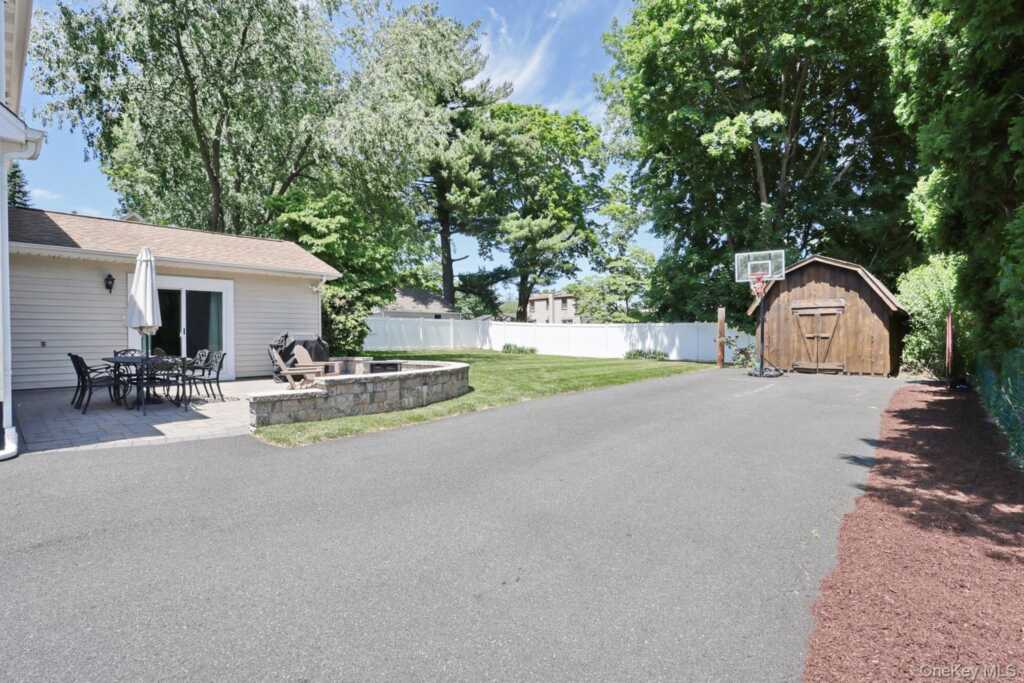 25 Amory Avenue, Pearl River, NY 10965 - Photo 28 of 33