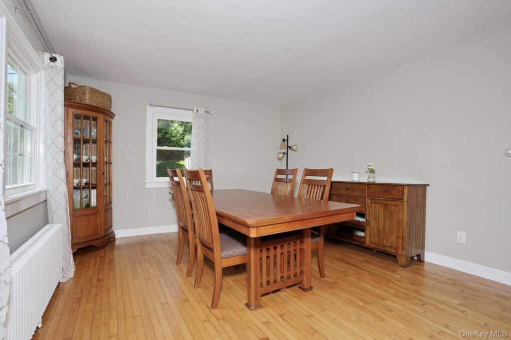 25 Amory Avenue, Pearl River, NY 10965 - Photo 5 of 33