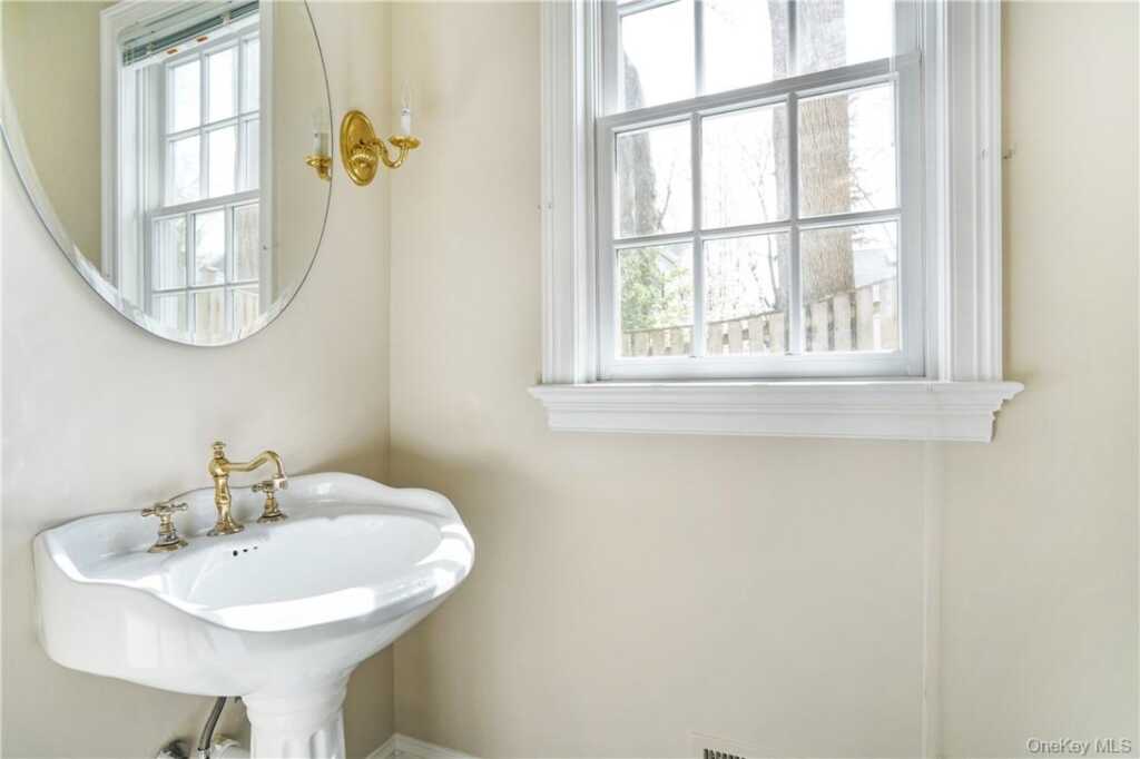 66 Apawamis Avenue, Rye, NY 10580 - Photo 11 of 28