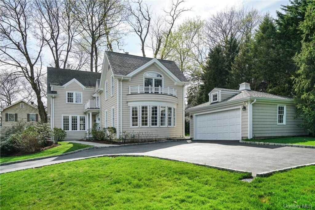 66 Apawamis Avenue, Rye, NY 10580 - Photo 2 of 28