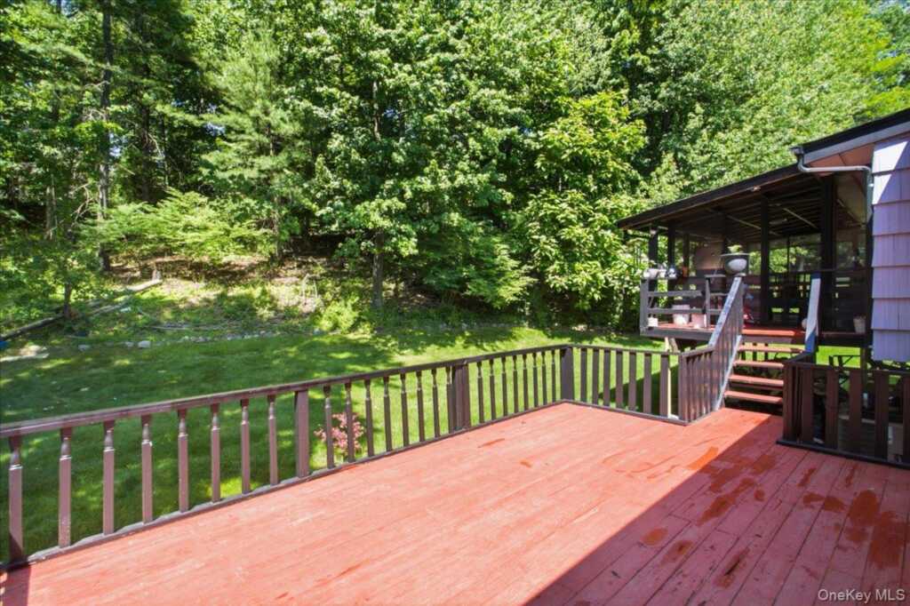 4 Medford Place, Nanuet, NY 10954 - Photo 22 of 28