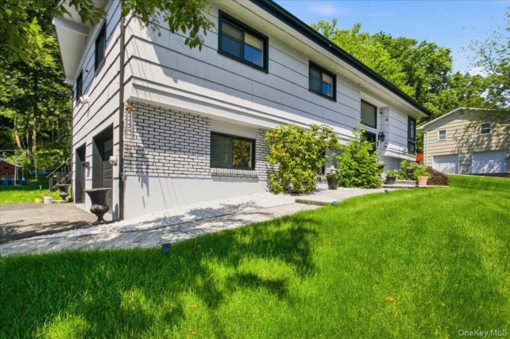 4 Medford Place, Nanuet, NY 10954 - Photo 26 of 28