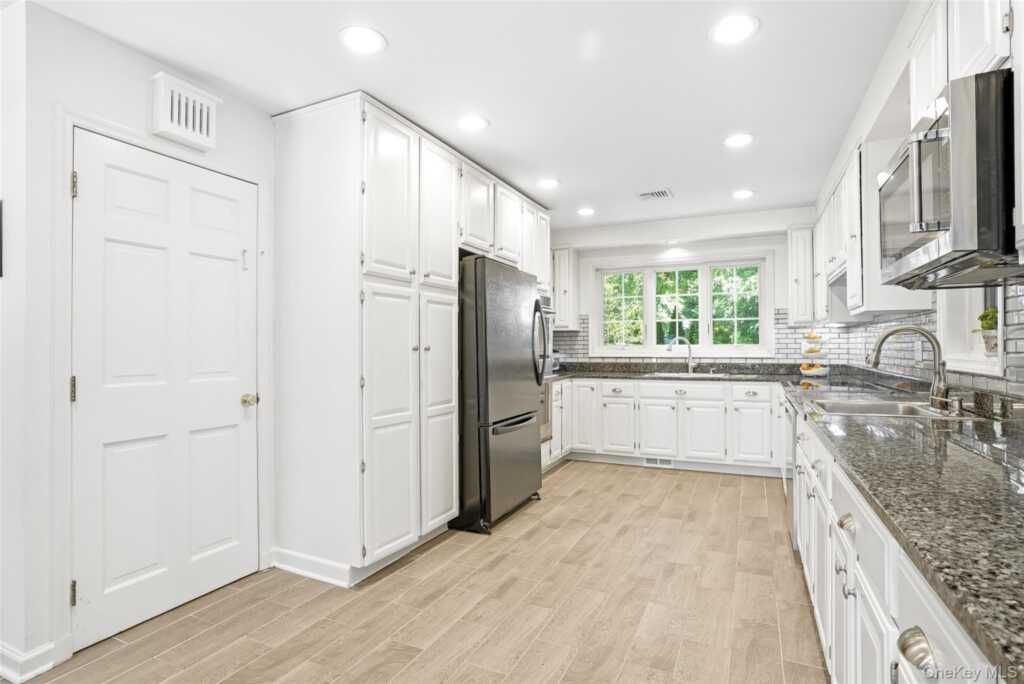 5 Mayfield Street, Rye, NY 10580 - Photo 11 of 35