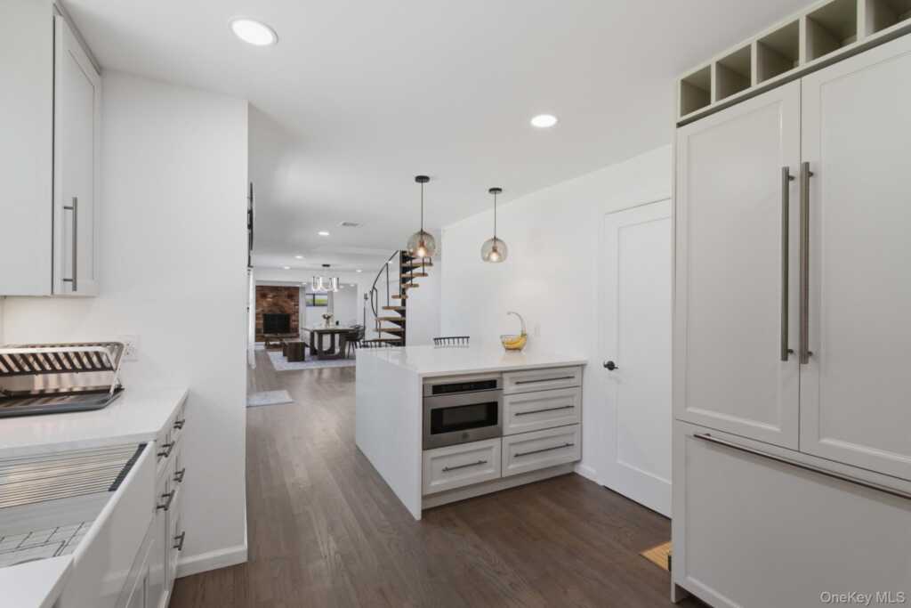 2 Bell Place, Rye, NY 10573 - Photo 11 of 43