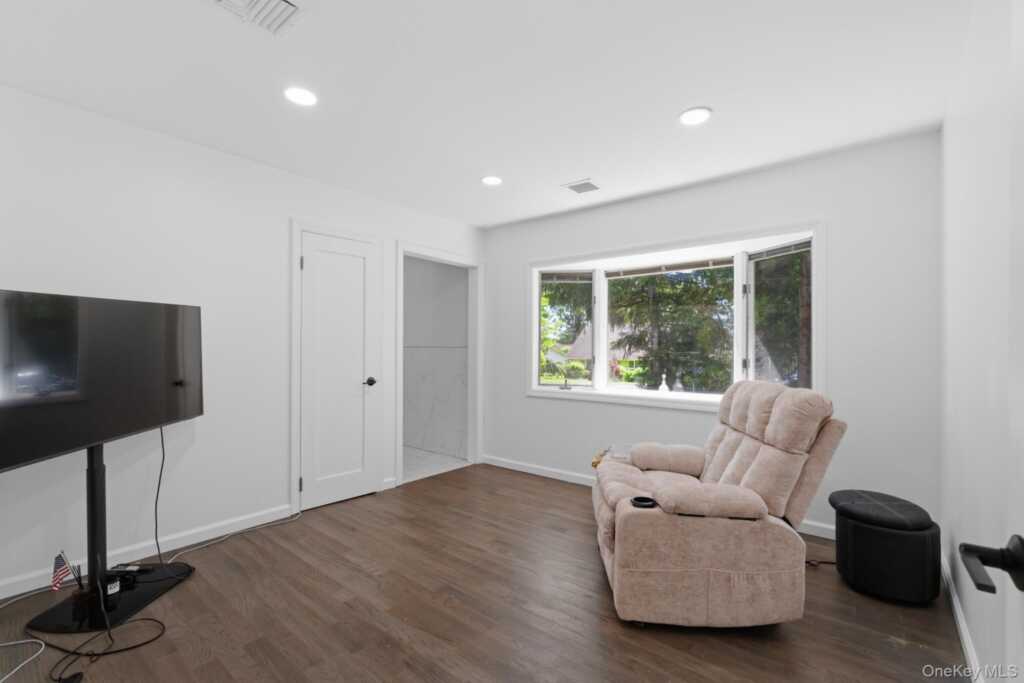 2 Bell Place, Rye, NY 10573 - Photo 15 of 43