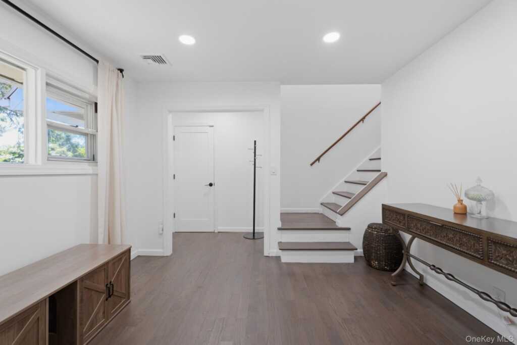 2 Bell Place, Rye, NY 10573 - Photo 20 of 43