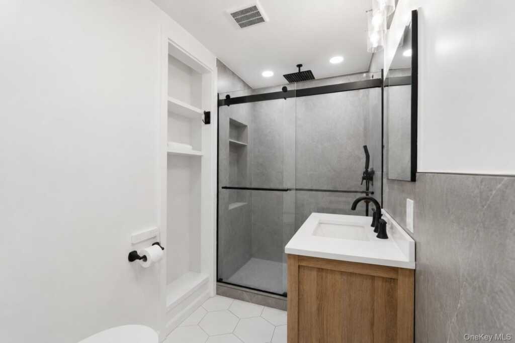 2 Bell Place, Rye, NY 10573 - Photo 35 of 43