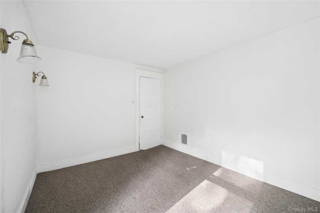 25 River Road, Nyack, NY 10960 - Photo 15 of 40