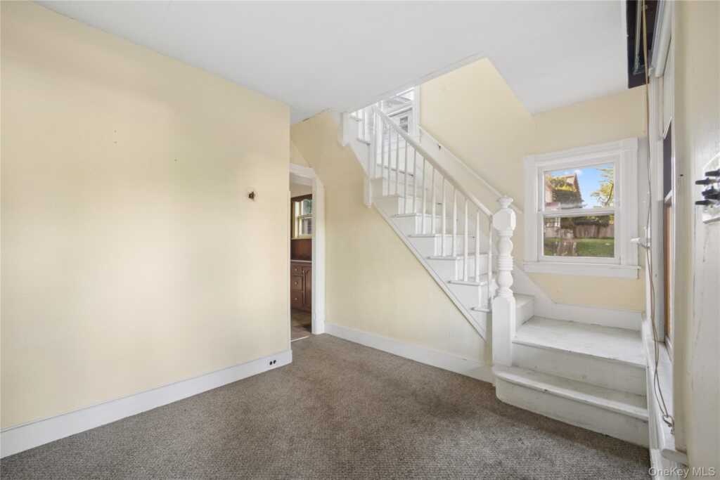 25 River Road, Nyack, NY 10960 - Photo 3 of 40