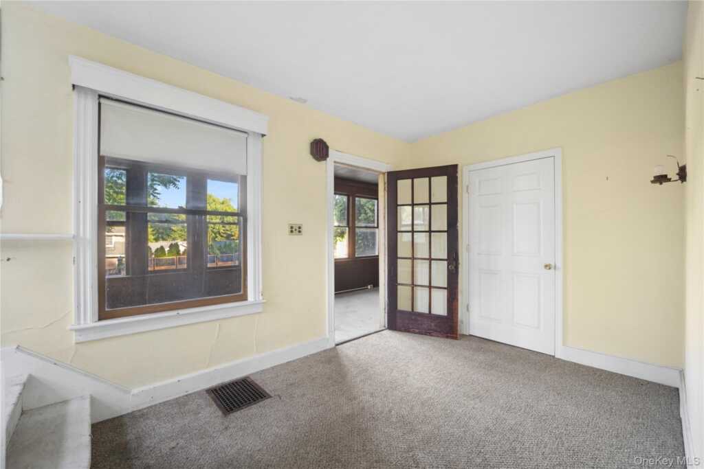25 River Road, Nyack, NY 10960 - Photo 4 of 40