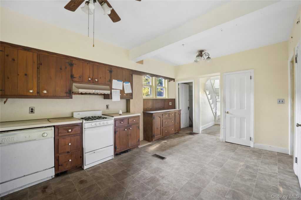25 River Road, Nyack, NY 10960 - Photo 8 of 40