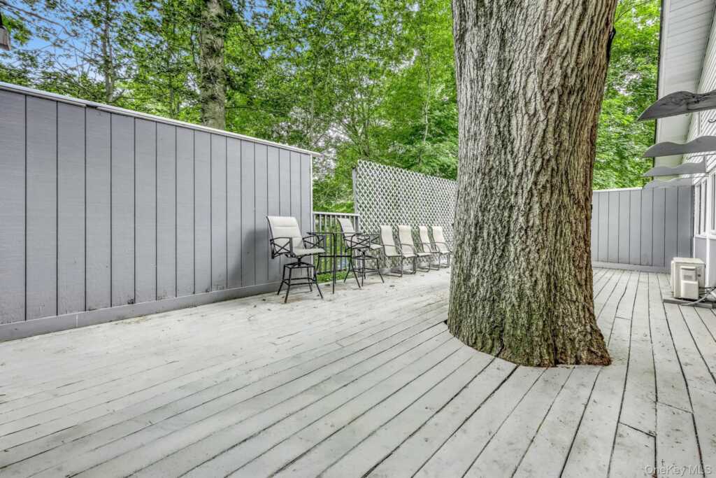 5 S Little Tor Road, New City, NY 10956 - Photo 3 of 18