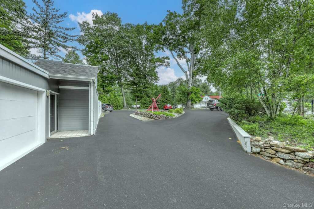 5 S Little Tor Road, New City, NY 10956 - Photo 4 of 18