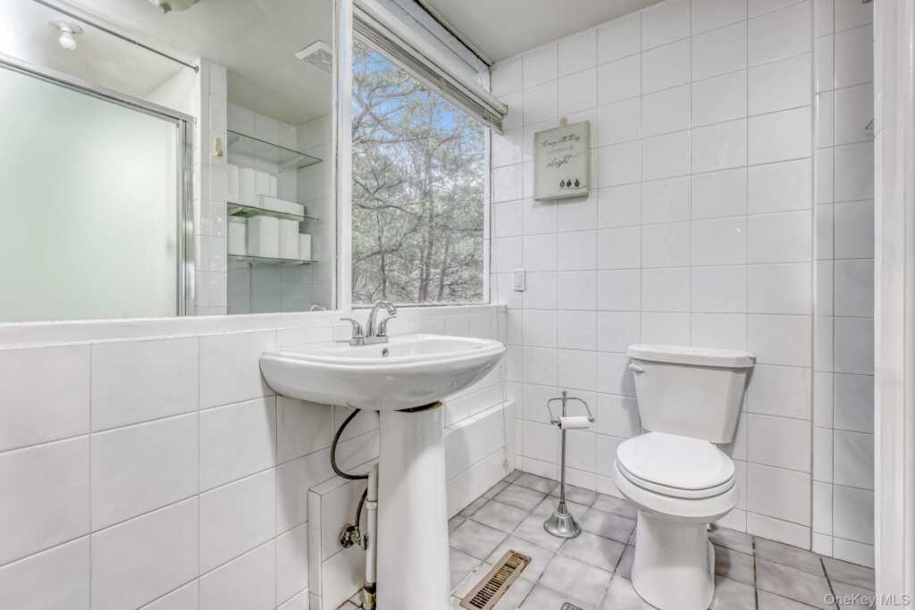 5 S Little Tor Road, New City, NY 10956 - Photo 9 of 18