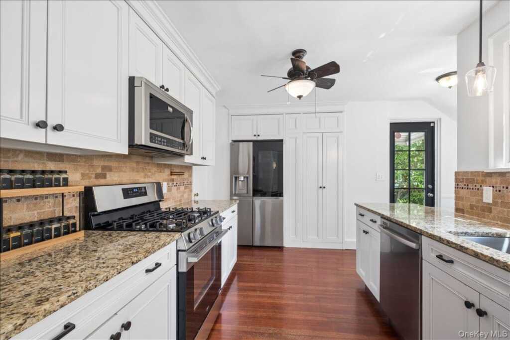 105 Longview Avenue, White Plains, NY 10605 - Photo 11 of 30