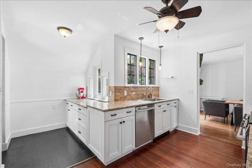 105 Longview Avenue, White Plains, NY 10605 - Photo 13 of 30
