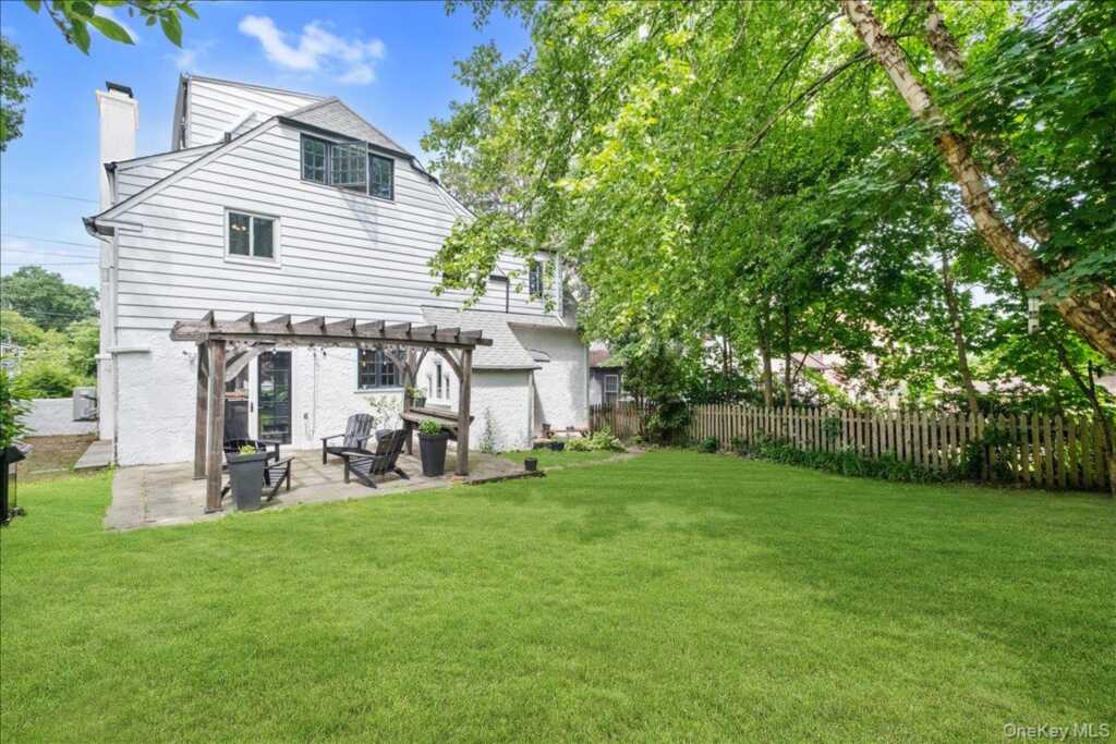105 Longview Avenue, White Plains, NY 10605 - Photo 22 of 30