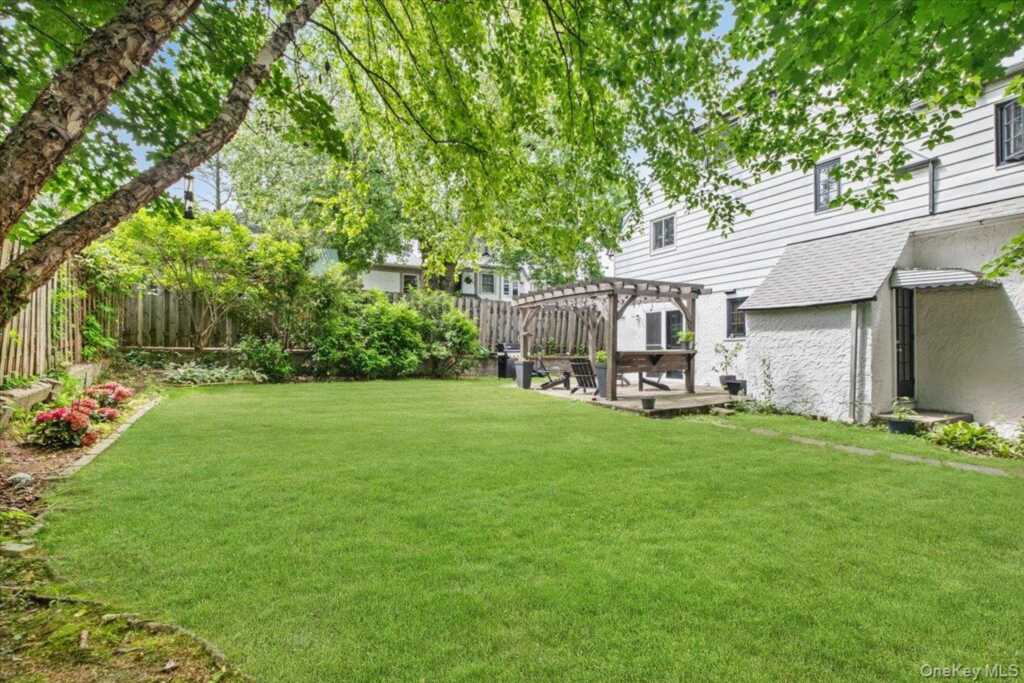 105 Longview Avenue, White Plains, NY 10605 - Photo 23 of 30