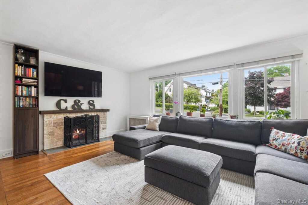 105 Longview Avenue, White Plains, NY 10605 - Photo 3 of 30