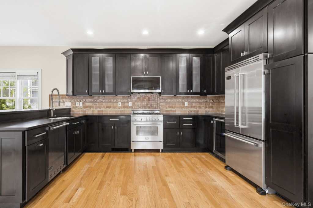 228 Central Avenue, Rye, NY 10580 - Photo 8 of 24