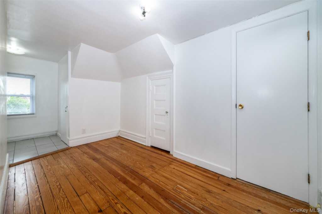 68 Leland Avenue, New Rochelle, NY 10805 - Photo 28 of 47