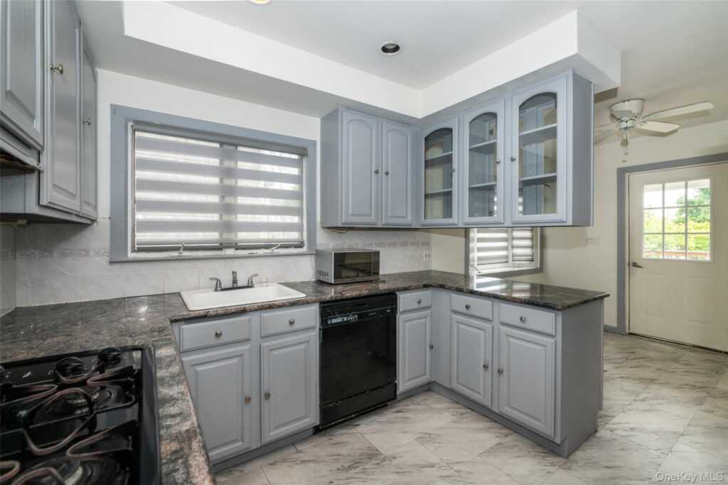 68 Leland Avenue, New Rochelle, NY 10805 - Photo 6 of 47