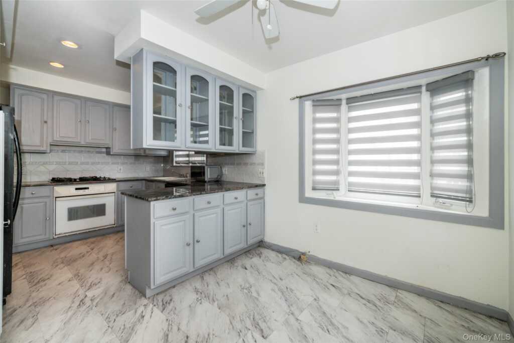 68 Leland Avenue, New Rochelle, NY 10805 - Photo 8 of 47