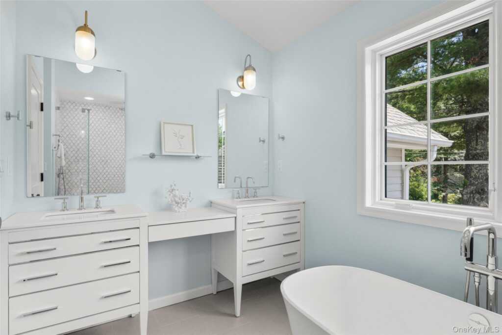 125 Saxon Woods Road, White Plains, NY 10605 - Photo 14 of 37
