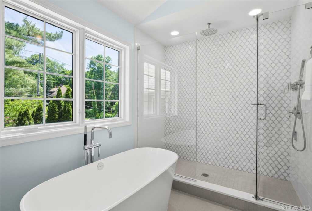 125 Saxon Woods Road, White Plains, NY 10605 - Photo 15 of 37