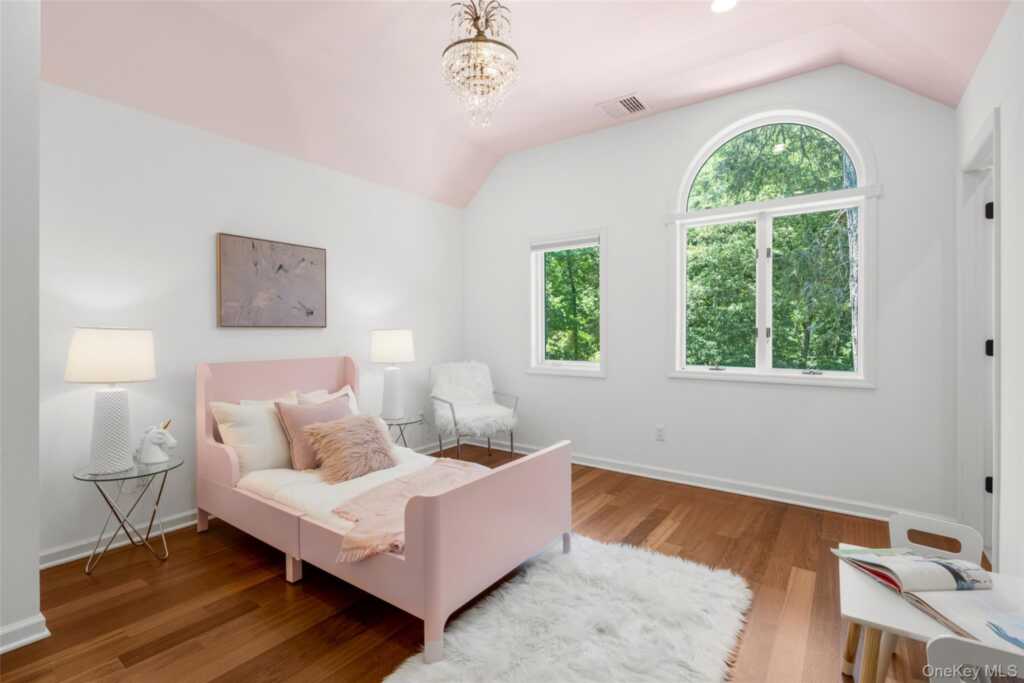 125 Saxon Woods Road, White Plains, NY 10605 - Photo 16 of 37