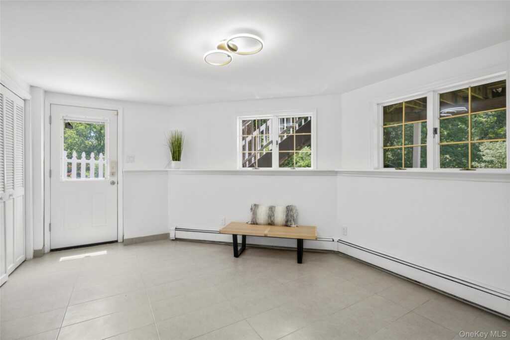 125 Saxon Woods Road, White Plains, NY 10605 - Photo 25 of 37