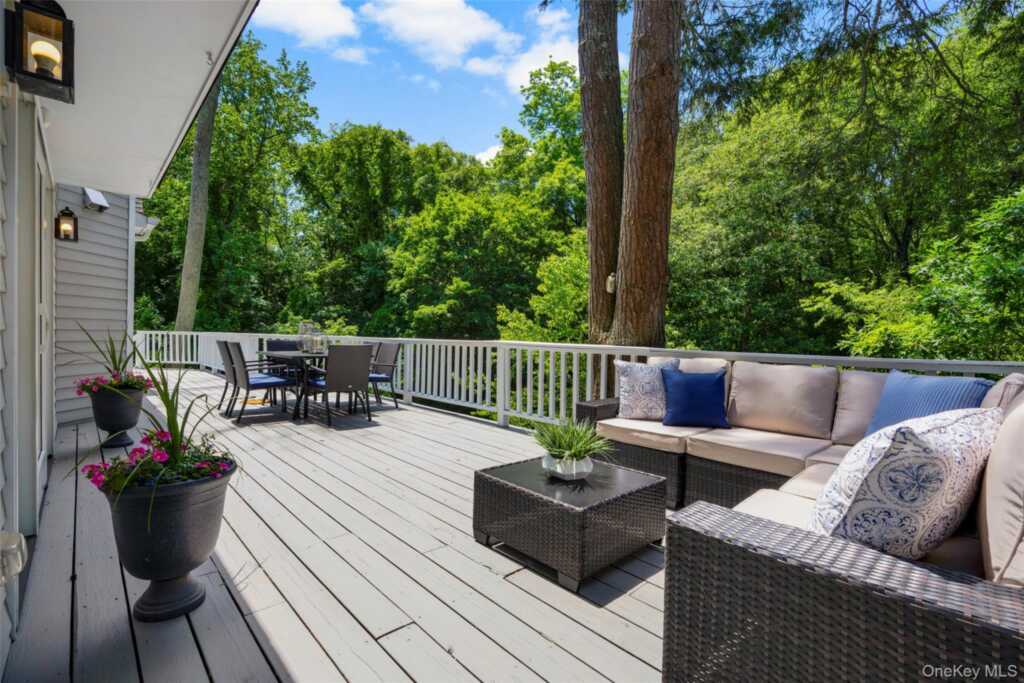 125 Saxon Woods Road, White Plains, NY 10605 - Photo 26 of 37