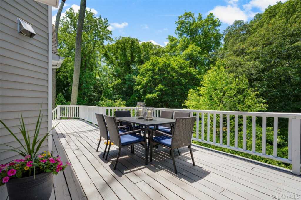 125 Saxon Woods Road, White Plains, NY 10605 - Photo 27 of 37