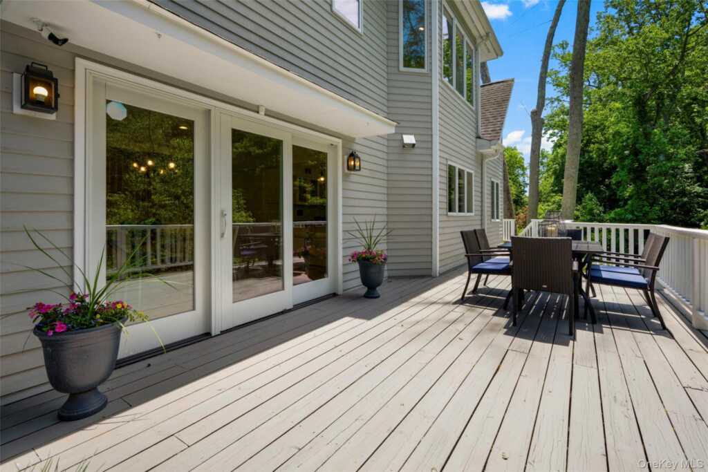 125 Saxon Woods Road, White Plains, NY 10605 - Photo 28 of 37