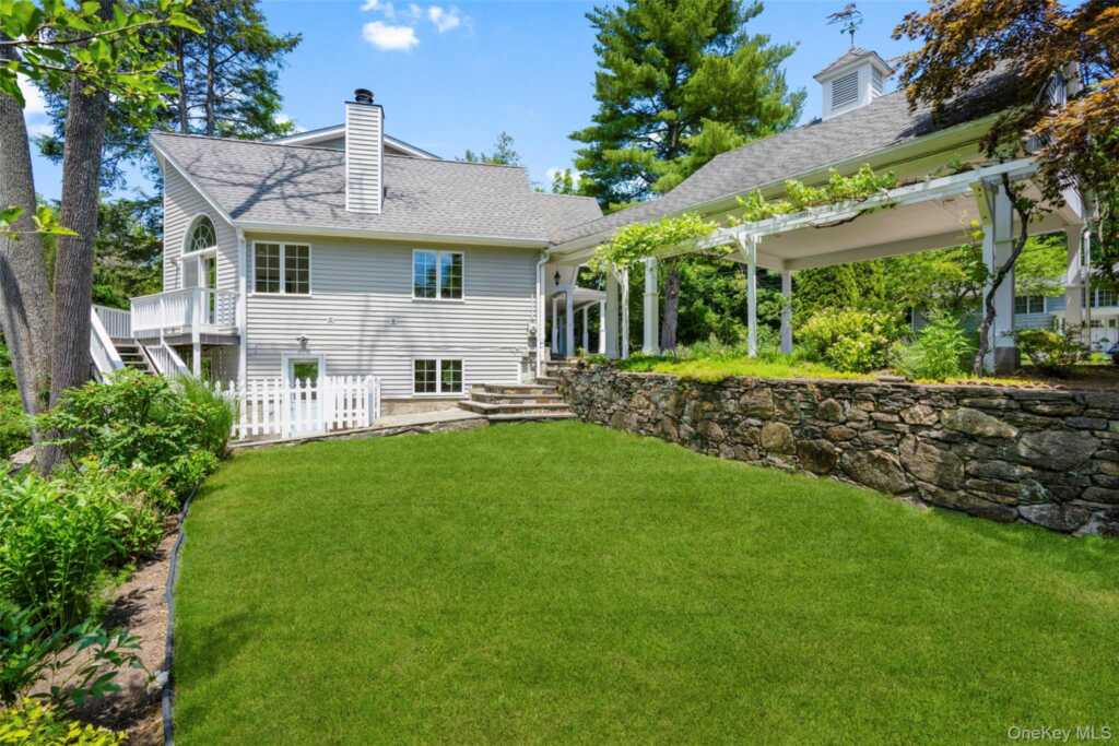 125 Saxon Woods Road, White Plains, NY 10605 - Photo 30 of 37