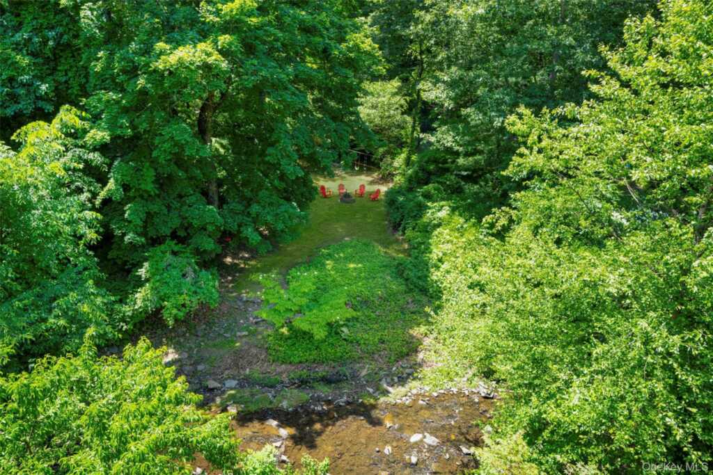 125 Saxon Woods Road, White Plains, NY 10605 - Photo 31 of 37