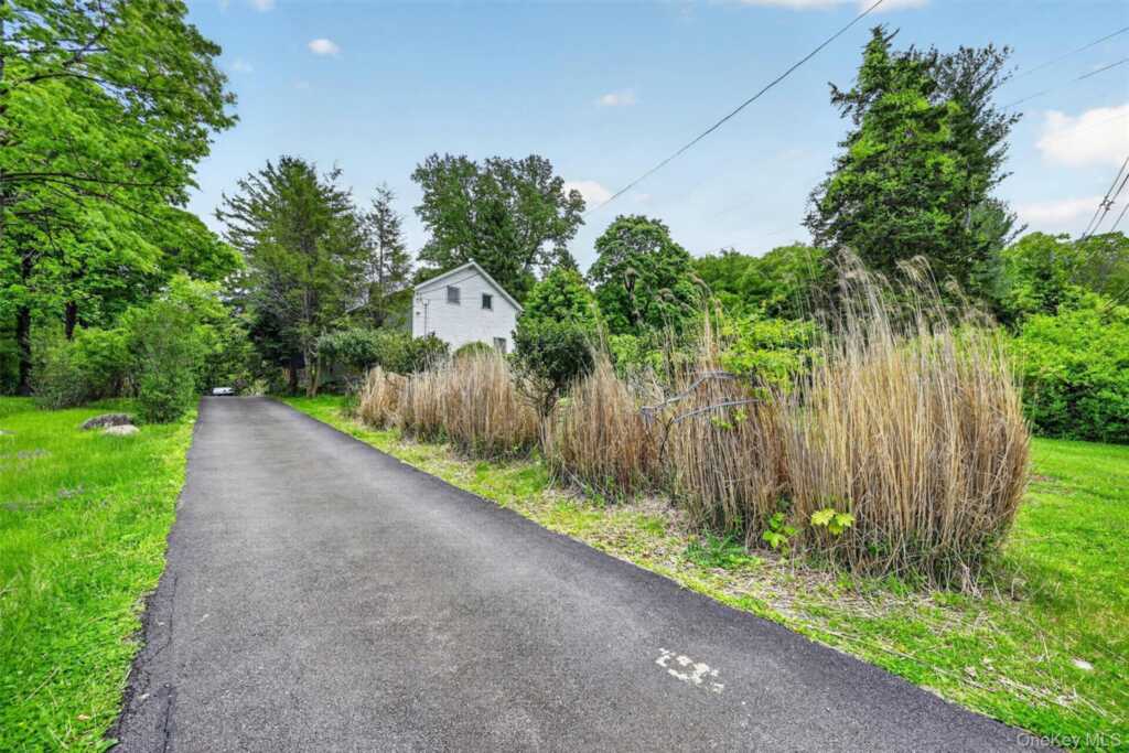414 Buena Vista Road, New City, NY 10956 - Photo 2 of 39