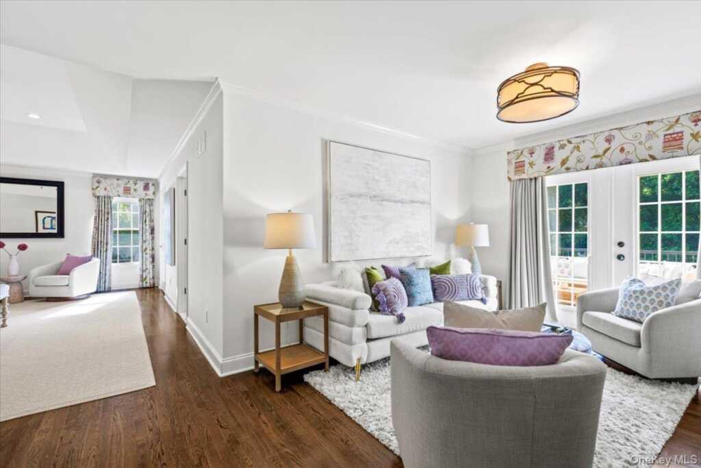 32 Rolling Ridge Road, White Plains, NY 10605 - Photo 15 of 33