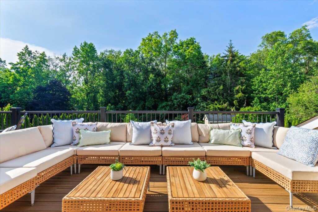 32 Rolling Ridge Road, White Plains, NY 10605 - Photo 19 of 33