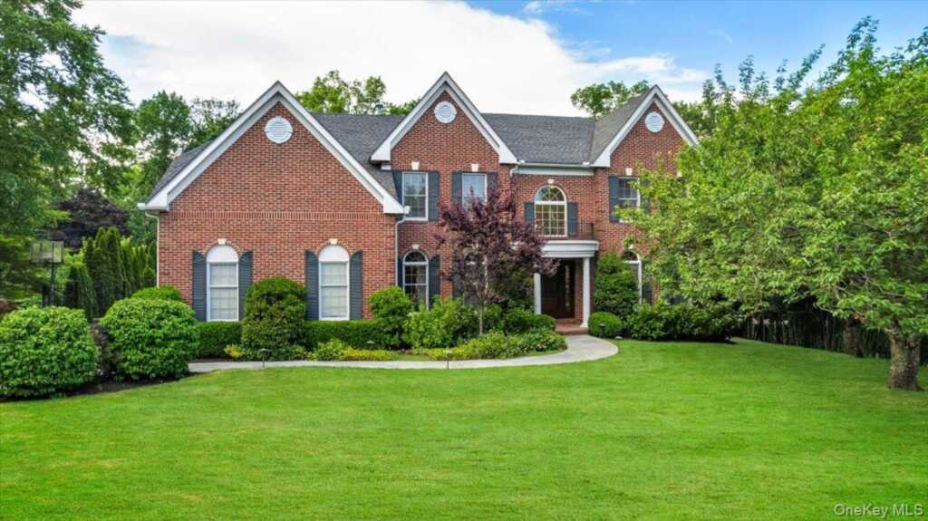 32 Rolling Ridge Road, White Plains, NY 10605 - Photo 2 of 33