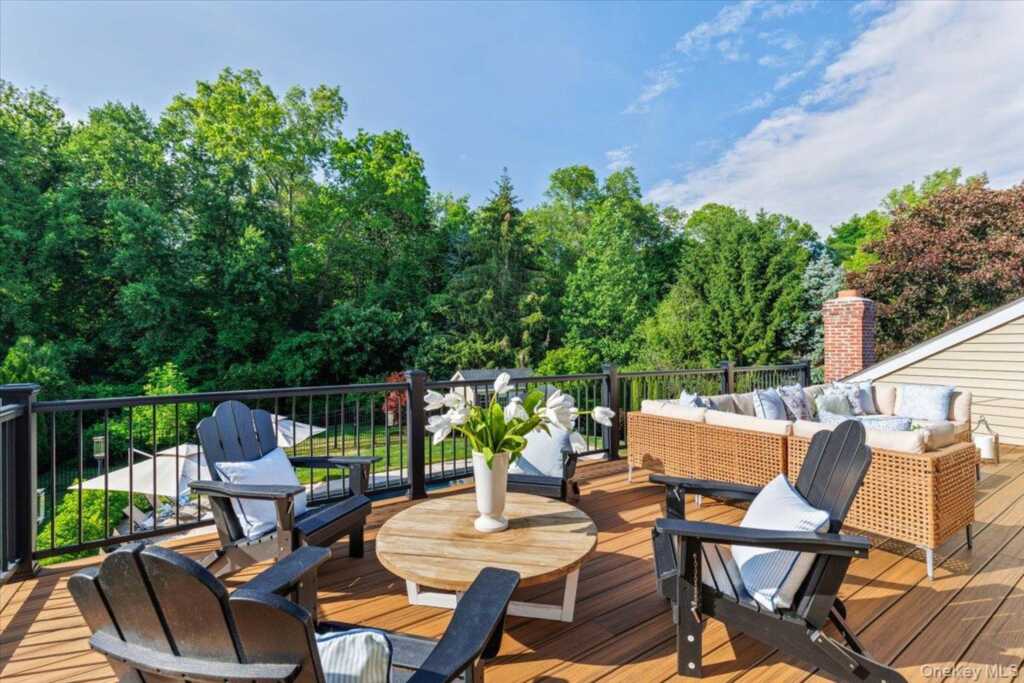 32 Rolling Ridge Road, White Plains, NY 10605 - Photo 20 of 33