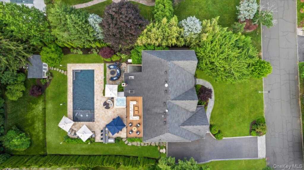 32 Rolling Ridge Road, White Plains, NY 10605 - Photo 31 of 33