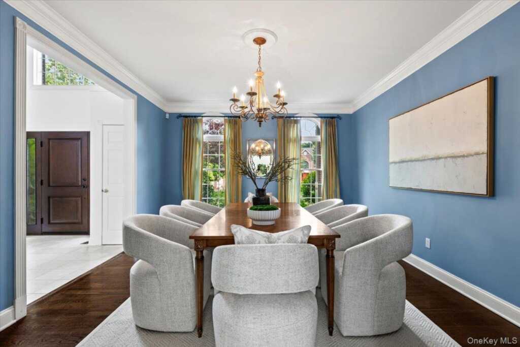 32 Rolling Ridge Road, White Plains, NY 10605 - Photo 7 of 33