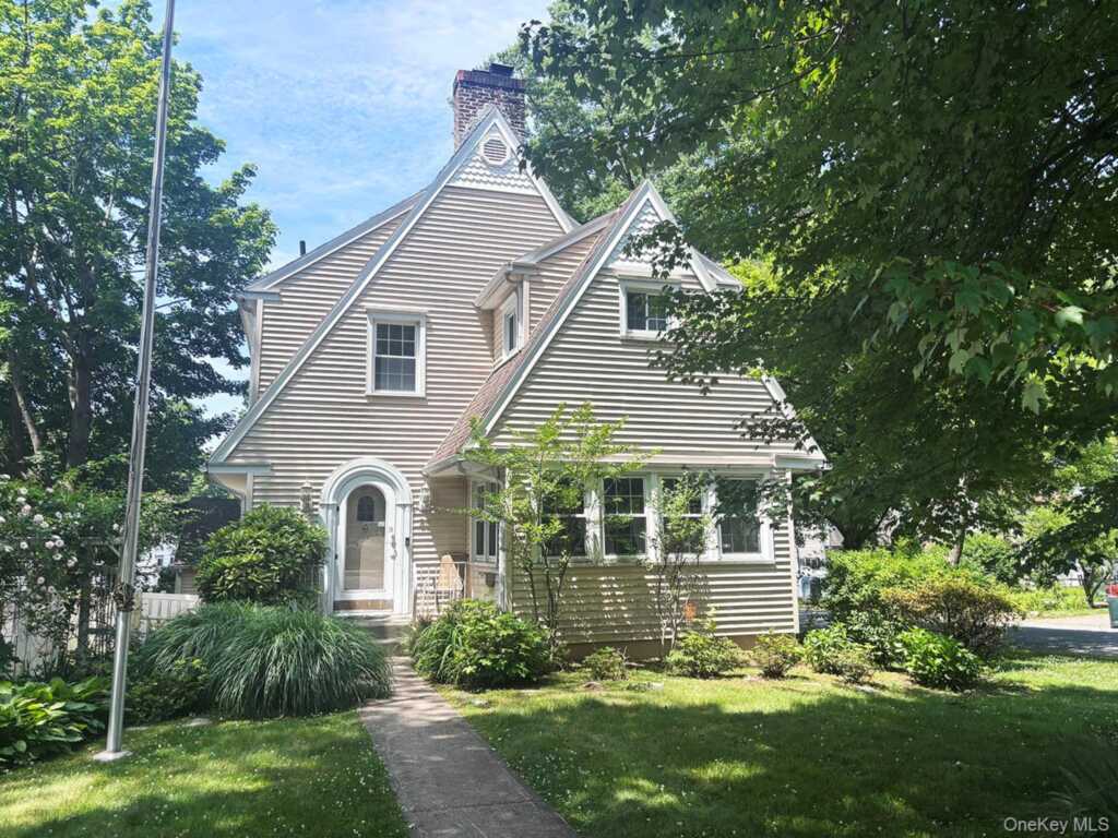 53 Ogden Avenue, White Plains, NY 10605