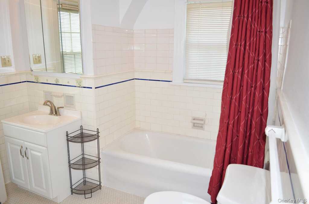 53 Ogden Avenue, White Plains, NY 10605 - Photo 15 of 19