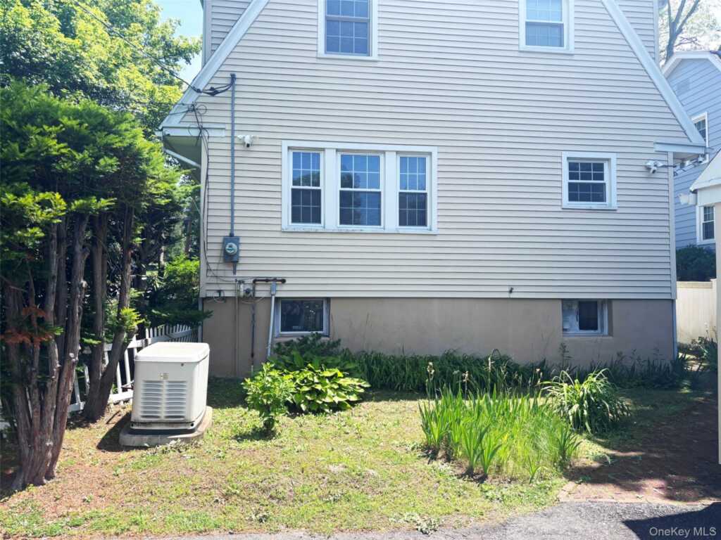 53 Ogden Avenue, White Plains, NY 10605 - Photo 17 of 19