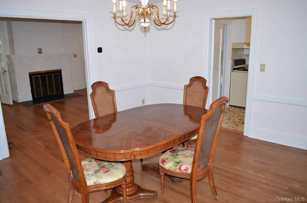53 Ogden Avenue, White Plains, NY 10605 - Photo 7 of 19